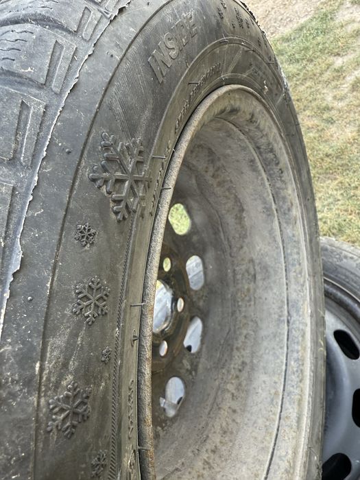 Комплект гуми 185 R60 R15 Зимни!!!