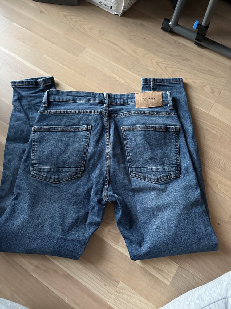 Blugi Pull and Bear, Mustang si Colins