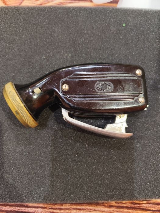 Продавам стар фенер