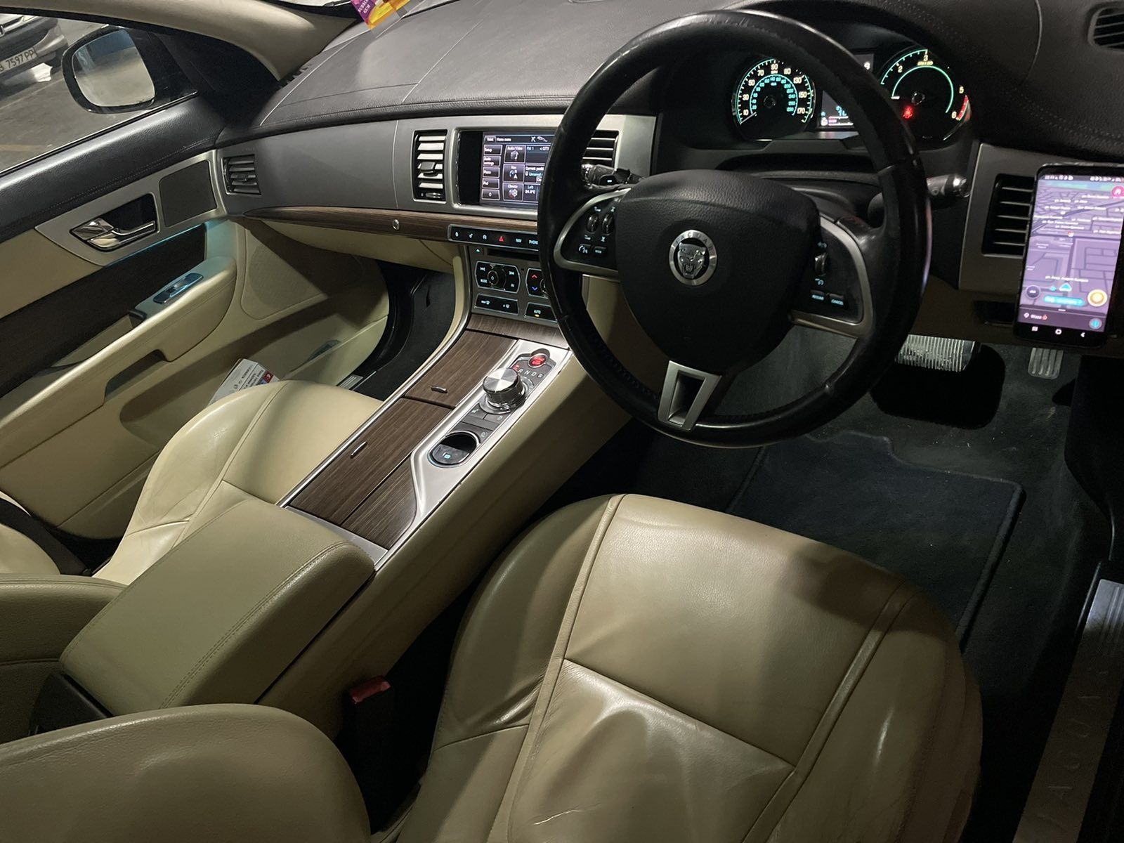 Jaguar xf 2.2d Luxury 190hp 2012
