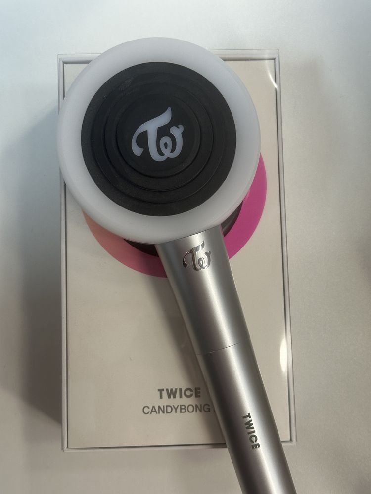Twice CANDYBONG Z светлина