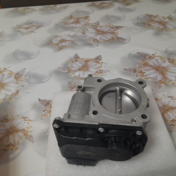 Продам дроссельную заслонку