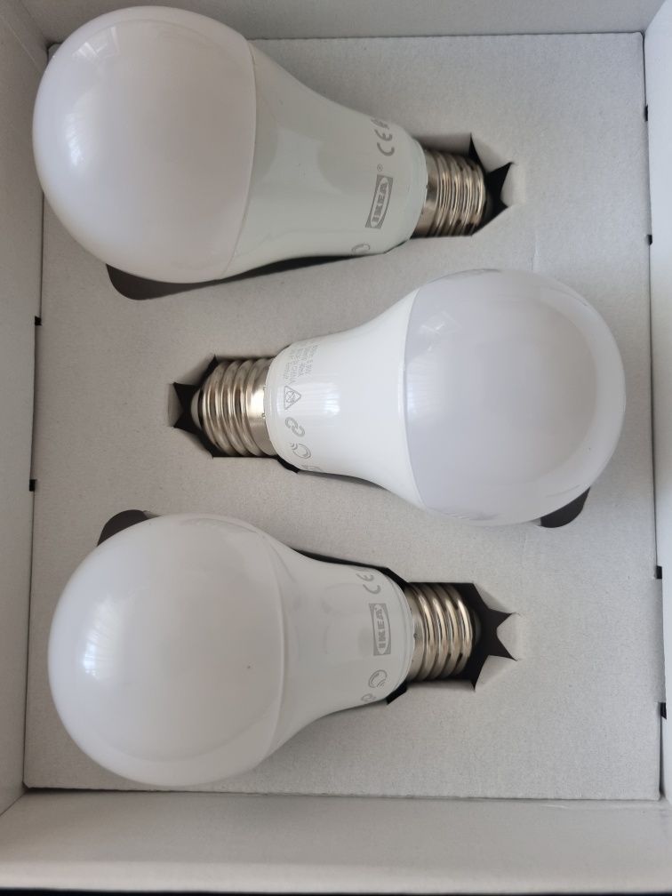 Hub Ikea si 3 becuri smart