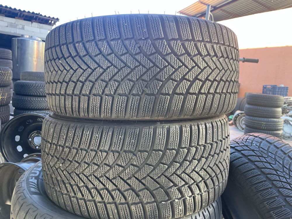 Anvelope M+S 235/35/19 Bridgestone dot 3521