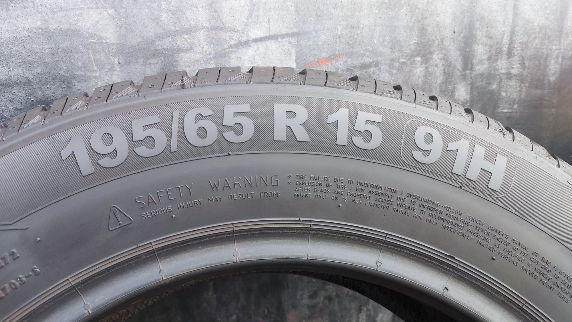 2бр. летни гуми 195/65/15 Continental 
dot 21
8.6mm грайфер
Добро съст