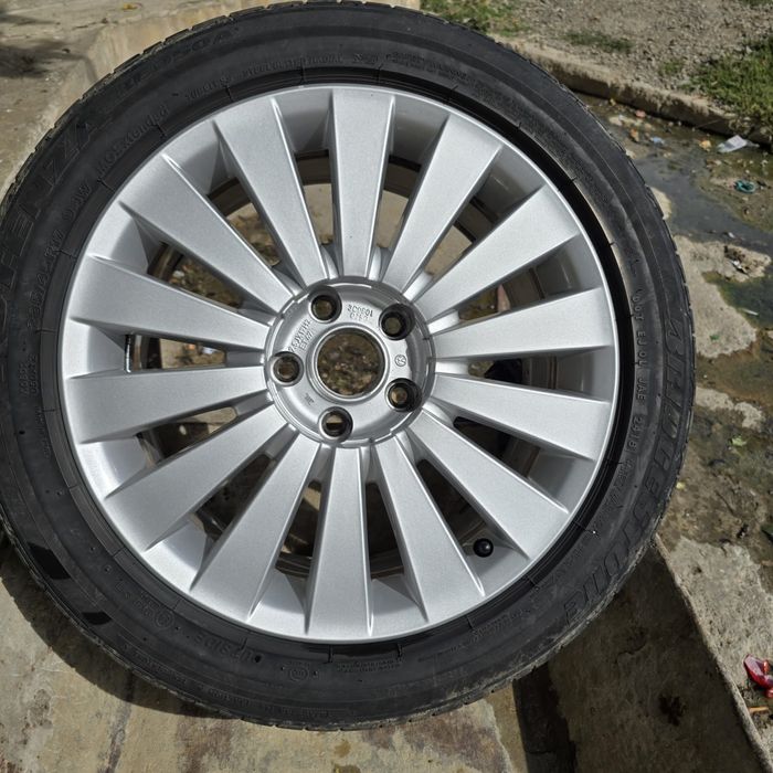 Vand set jante cu cauciucuri 235/45/r17  5X112