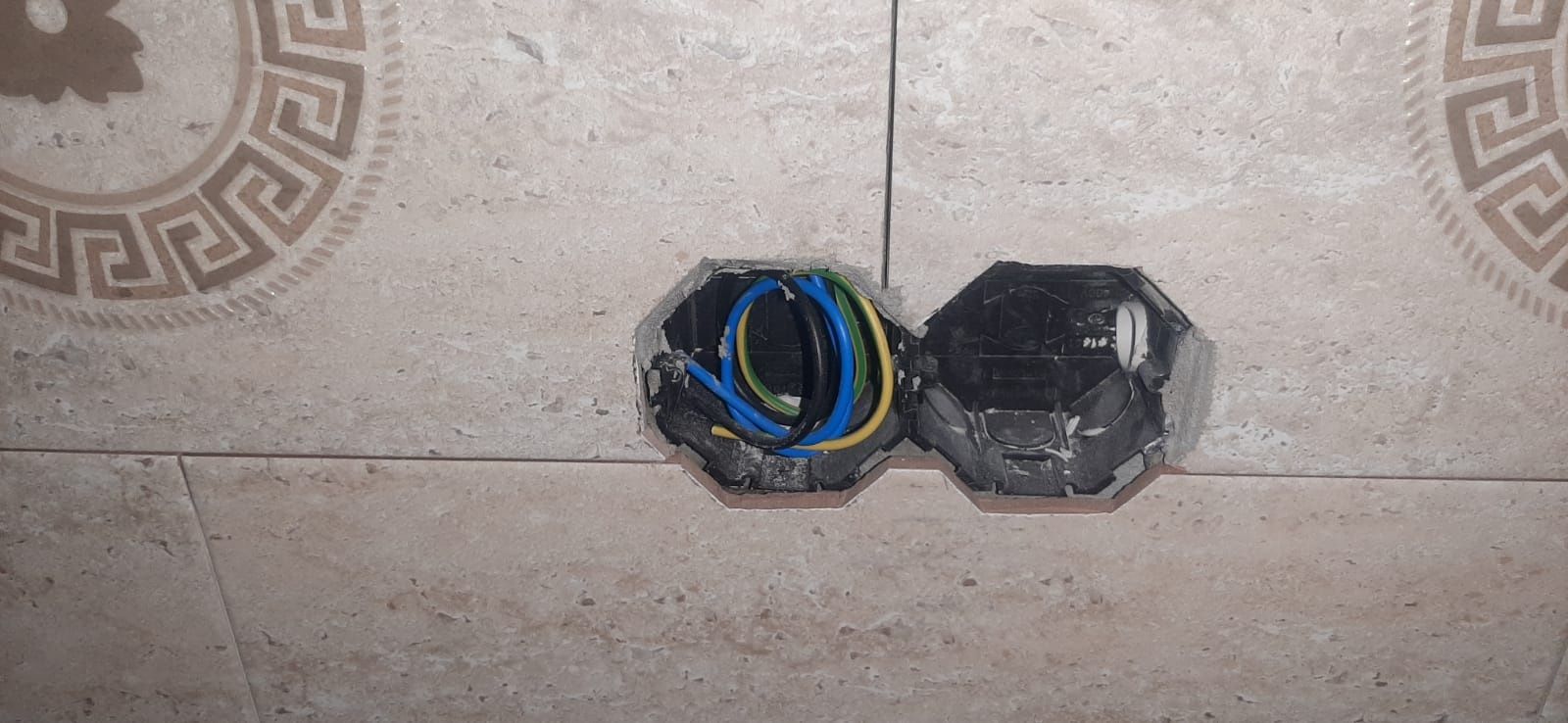 Electrician autorizat  ANRE  grupa 2B. București și Ilfov