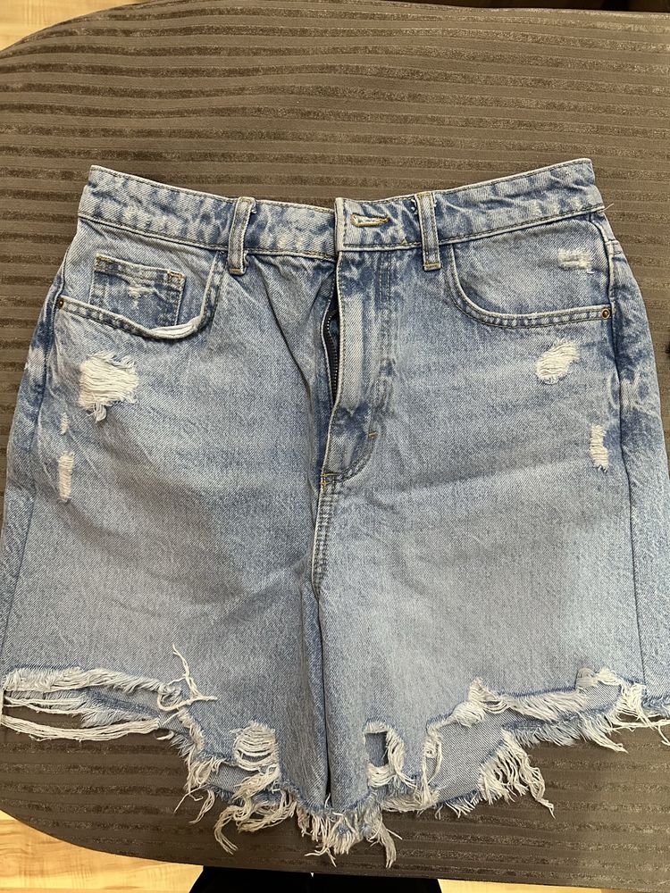 Дънки от Bershka и Zara