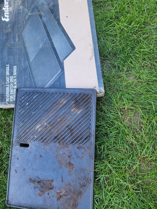 Plita din fontă cu 2 fețe ( netedă si grill)