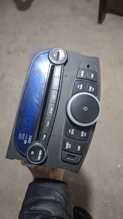 Продается автомагнитола от Сапарка.Отлично работает ИДЕАЛ состояное.