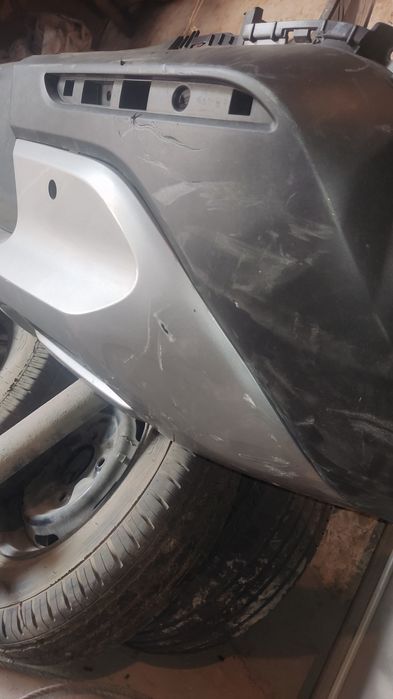 Киа сонет задни бампер немного нужно полироват, покрасит радной банпер