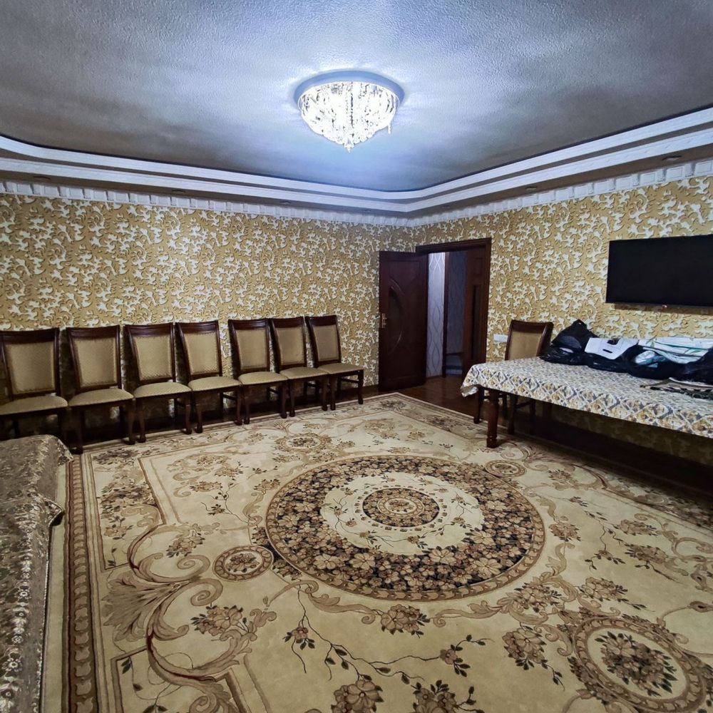 Продает квартира 4 комнатная
