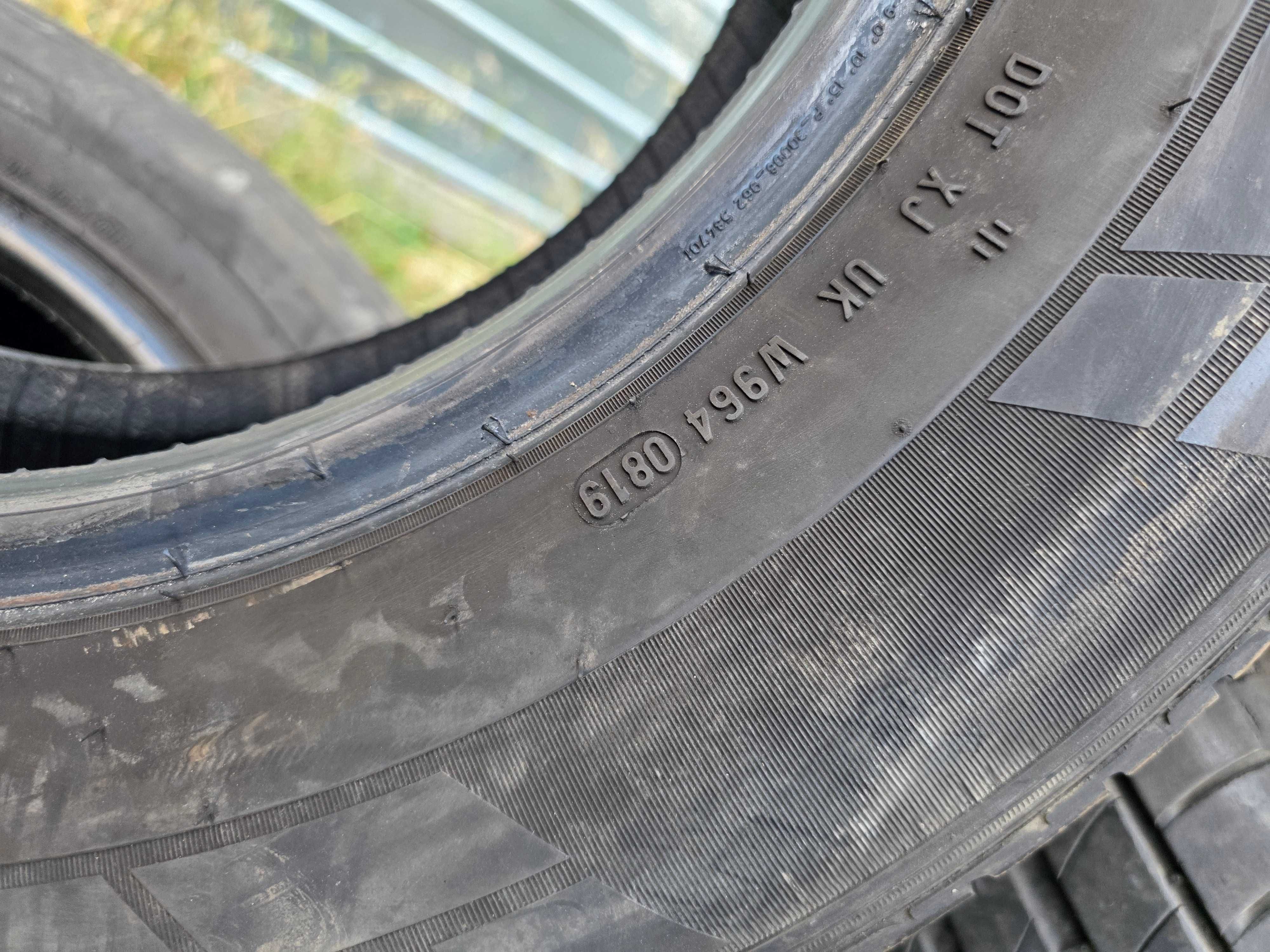 2бр Всесезонни гуми за БУС 225 70 15 С - Pirelli