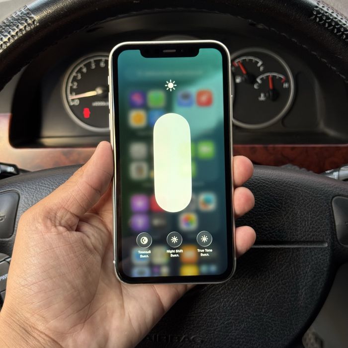 Iphone 11 128 gb white karopka bor