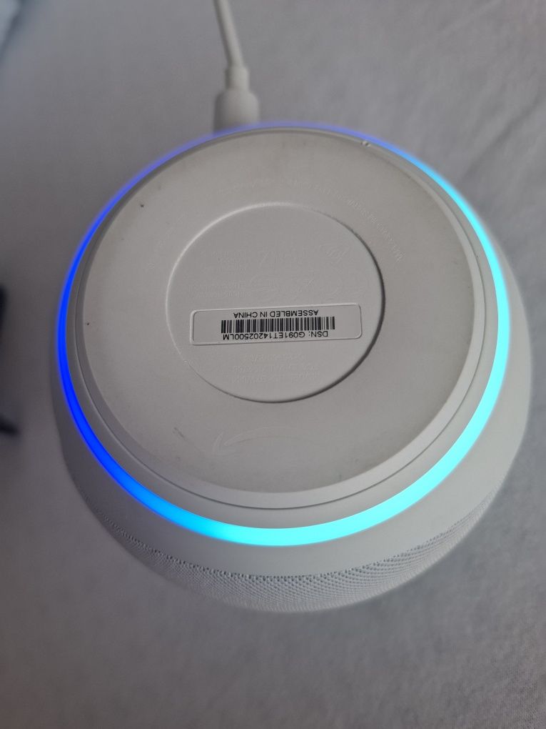 Amazon Echo Dot 4, С часовник, Гласов контрол Alexa, Wi-Fi, Bluetooth,