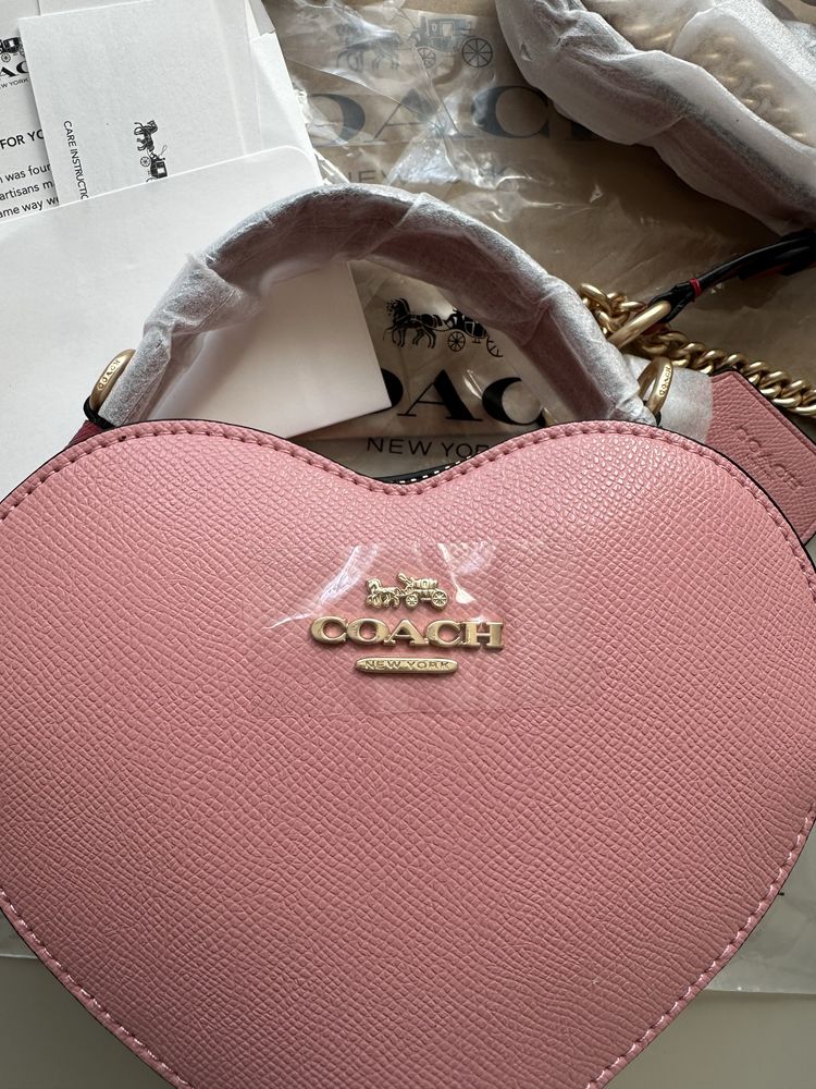 Дамска чанта Coach Heart Bag