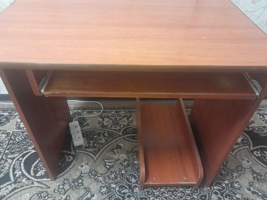 ,стол компьютерный