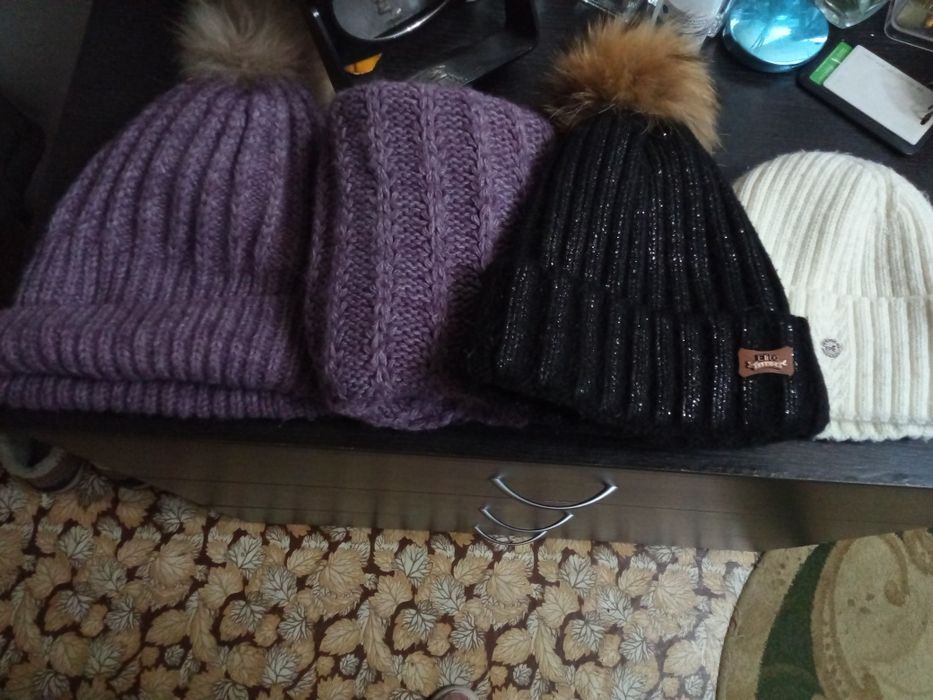 Продам шапки все как на фото