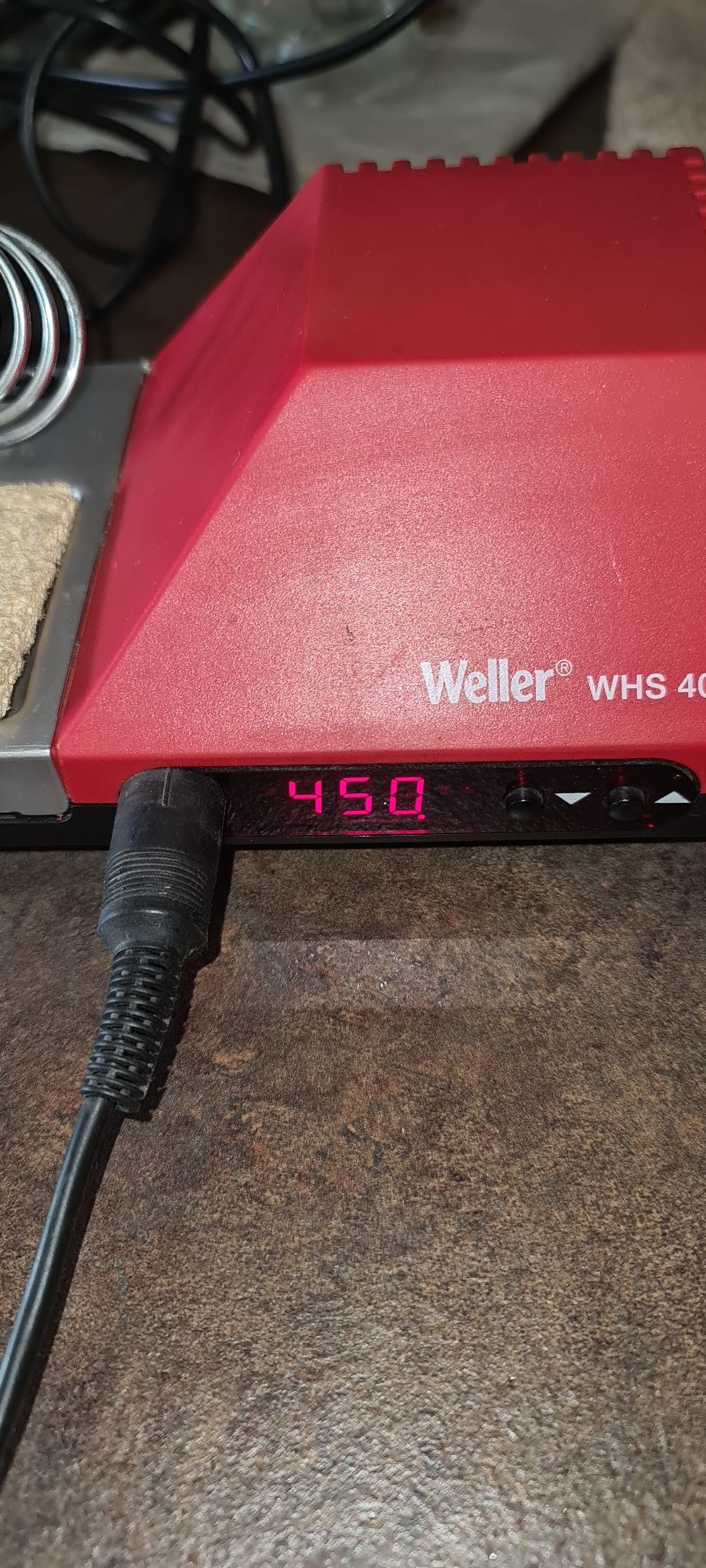 Vand statie de lipit Weller cu control reglabil al temperaturii.