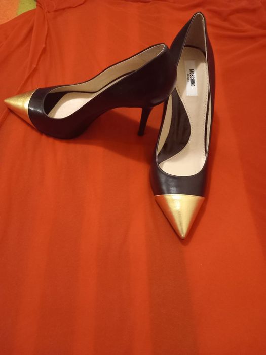 Pantofi stiletto MOSCHINO cu toc înalt și vârf ascutit