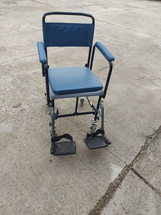 Toaletă pentru persoane cu dizabilități