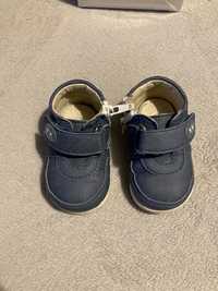 Бебешки обувки за прохождане Колев