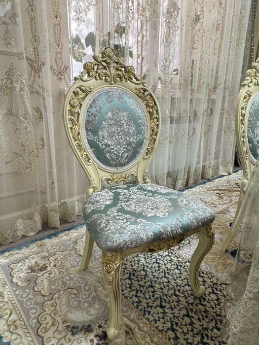 Стульчики 25 шт + шторы + тюль в подарок