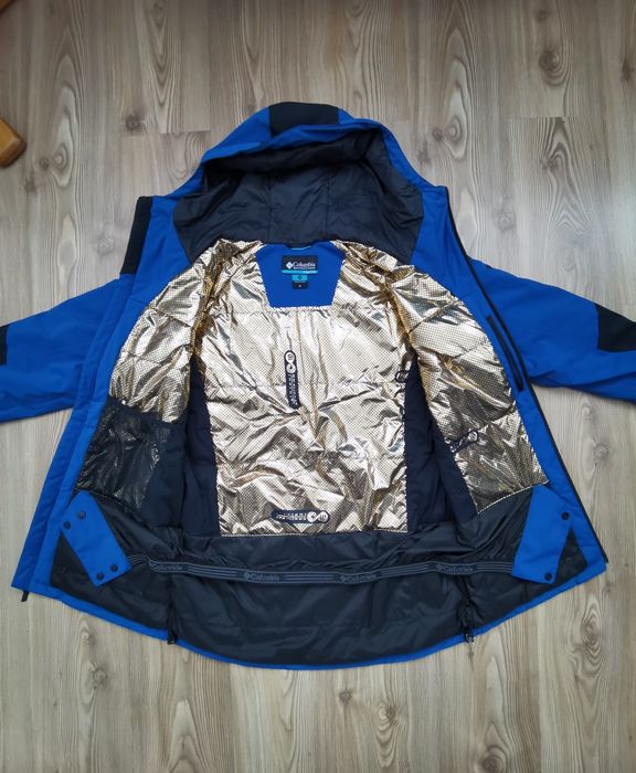 Columbia Cirgue Bowl geaca schi
Noua. 
Omni-tech o membrană inovato