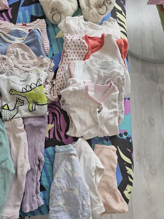 Голям лот дрешки за новородено момиченце + подарък!