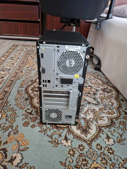 Vand PC Gaming Lenovo+Monitor de la DELL curbat gaming de 144 Hz