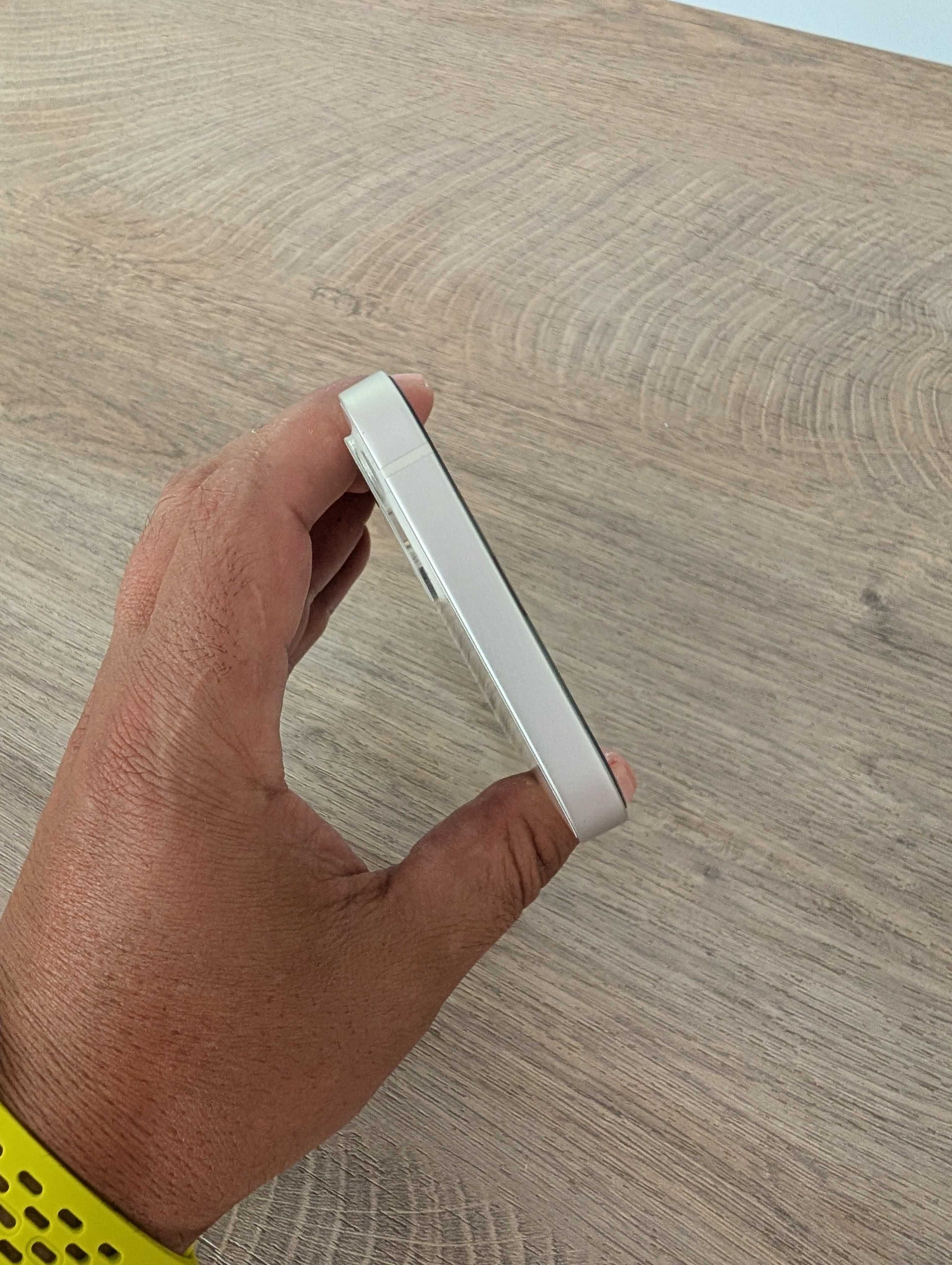 Iphone 12 64gb перфектен с гаранция