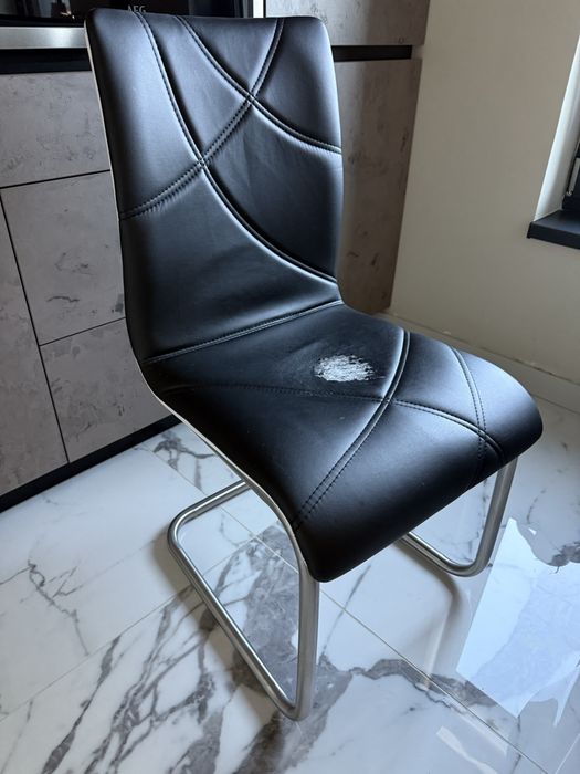 Scaun bucatarie (4 buc/400 lei)