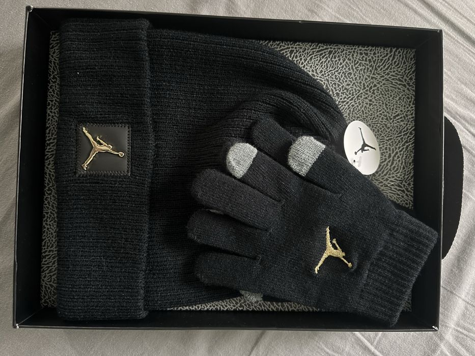 Set Jordan manusi si caciula
