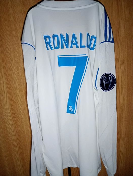 Vând bluză Real Madrid Cristiano Ronaldo 2018 preț negociabil