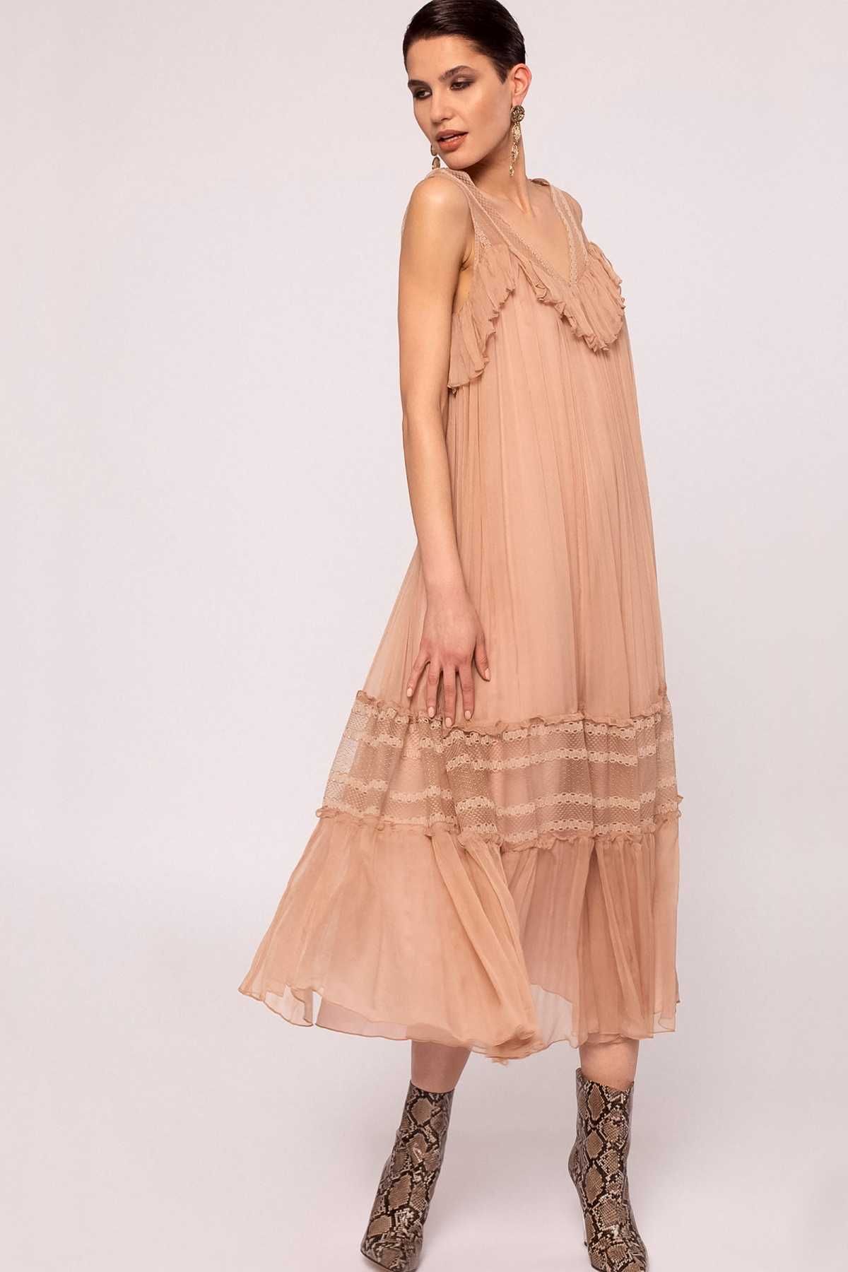 Caut aceasta rochie Nissa