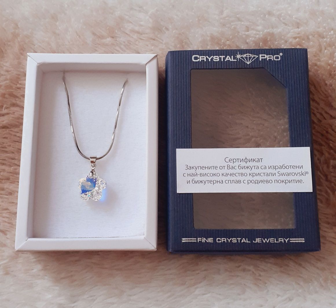 Продавам - Колиe Swarovski, Crystal Pro.