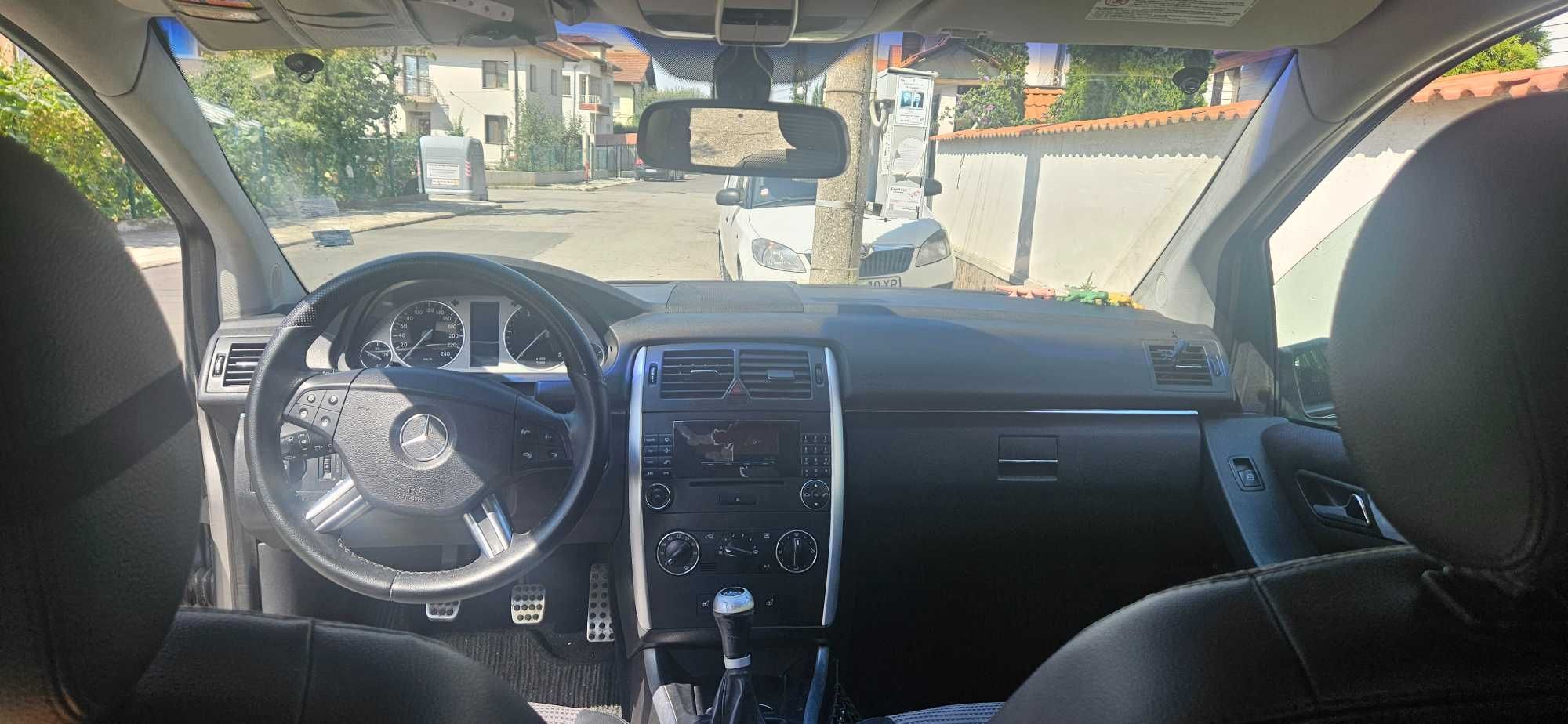 Mercedes benz b180