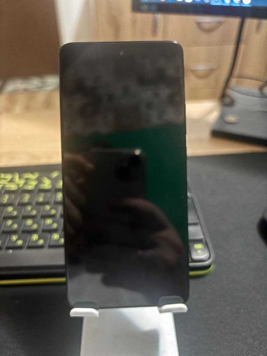 Продавам телефон Motorola Edge 30 8/256 Midnight Blue