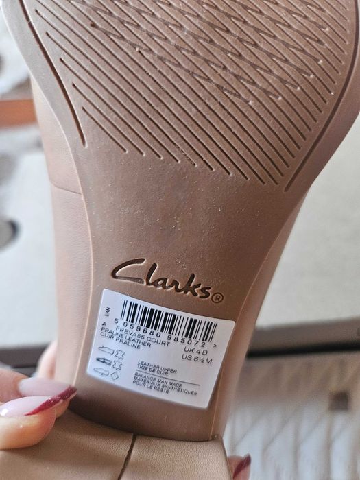 Обувки на ток CLARKS