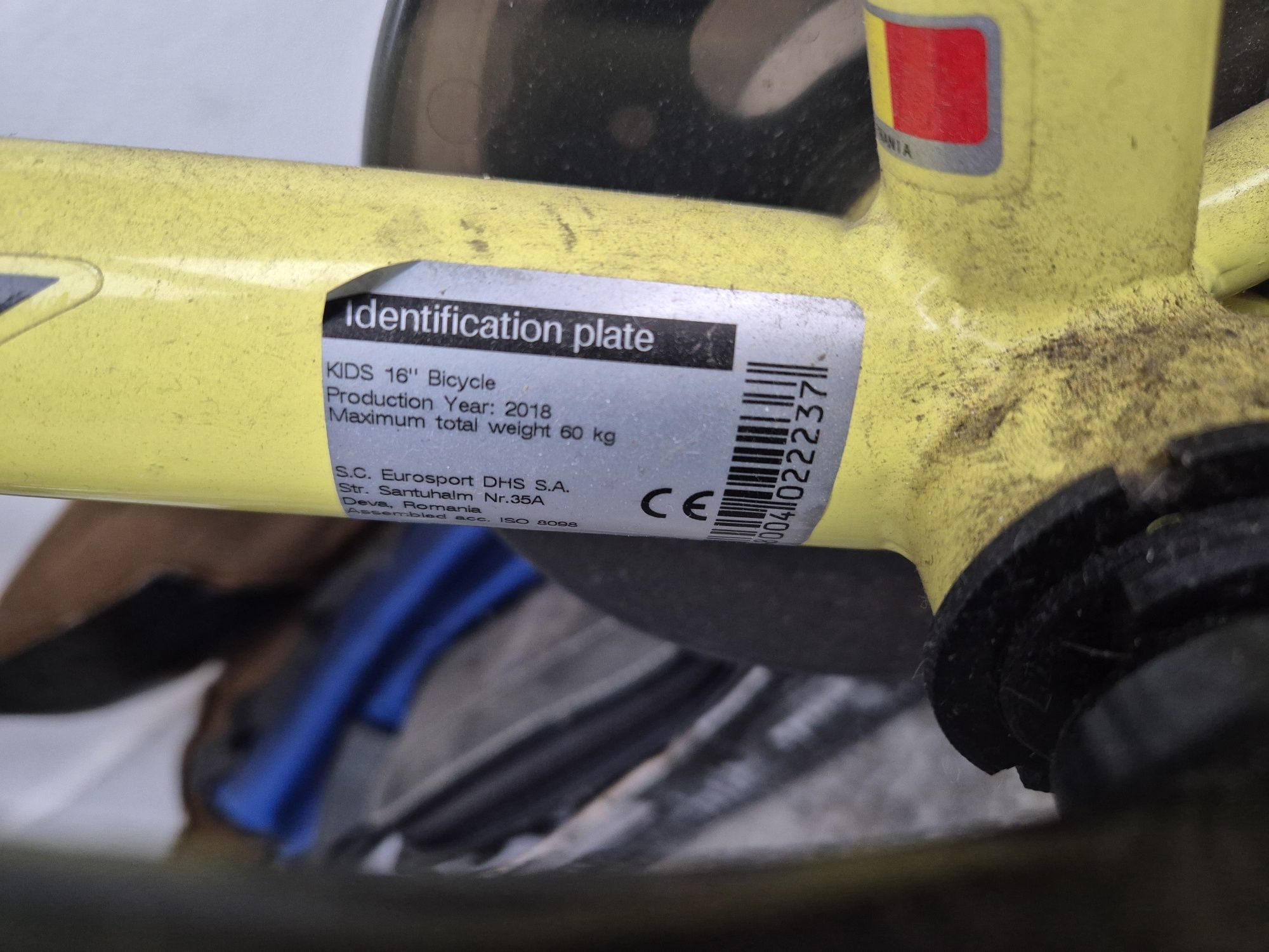 Pachet Bicicleta speedy ptr copii, roti ajutatoare , casca asortata