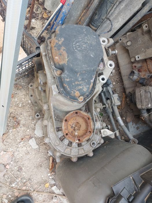 De vânzare motor + cutie și alte piese