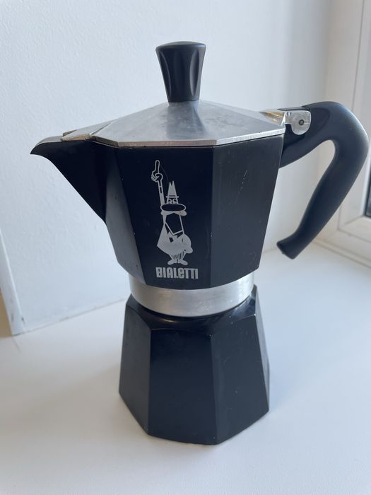 Гейзерная кофеварка Bialetti