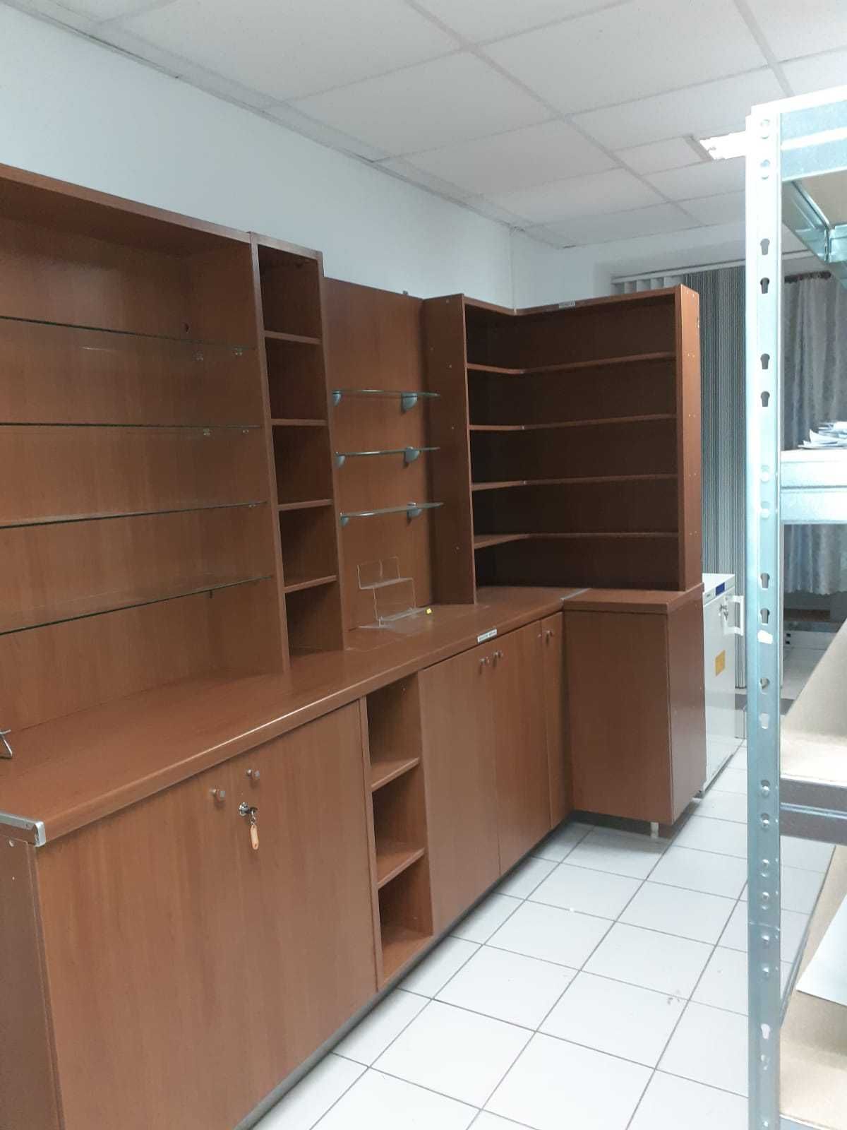 Mobilă farmacie sau pentru alte activități comerciale