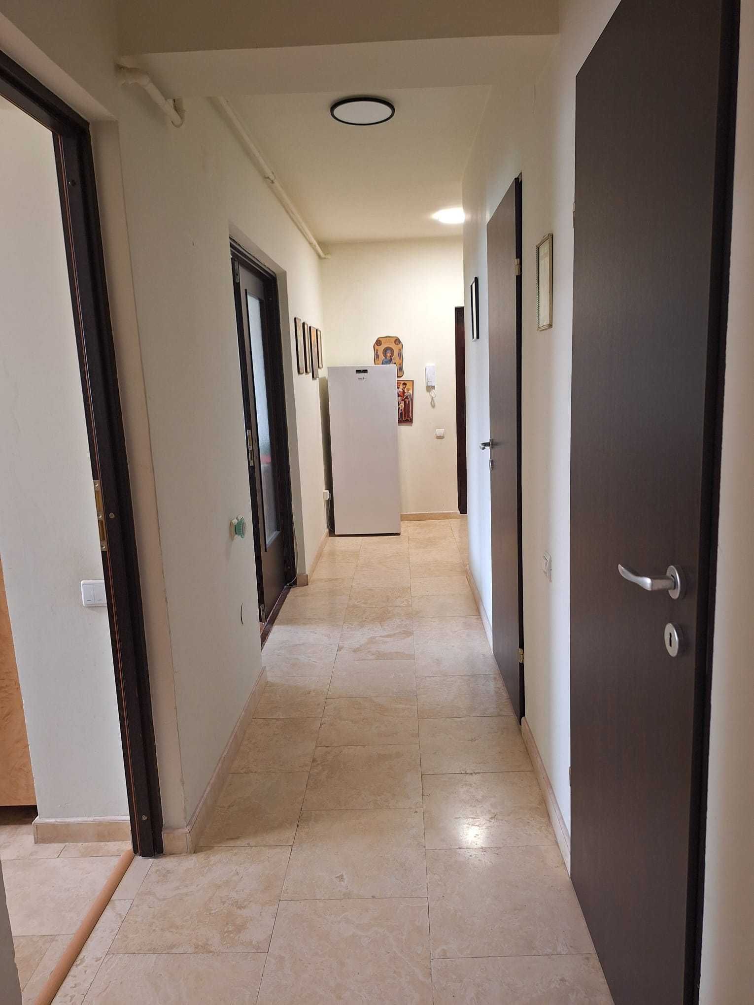 PF închiriez apartament cu 3 camere în Baciu + parcare subterană