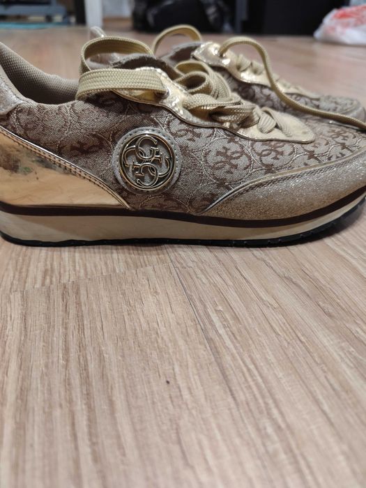 Guess дамски 37номер