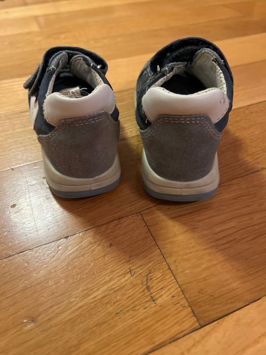 Детски обувки adidas и primigi 25 номер