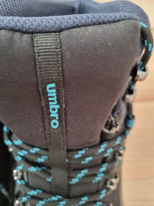 Детски боти Umbro 39 номер. Без забележки.