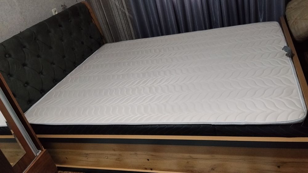 Продаётся двухспальный кровать
