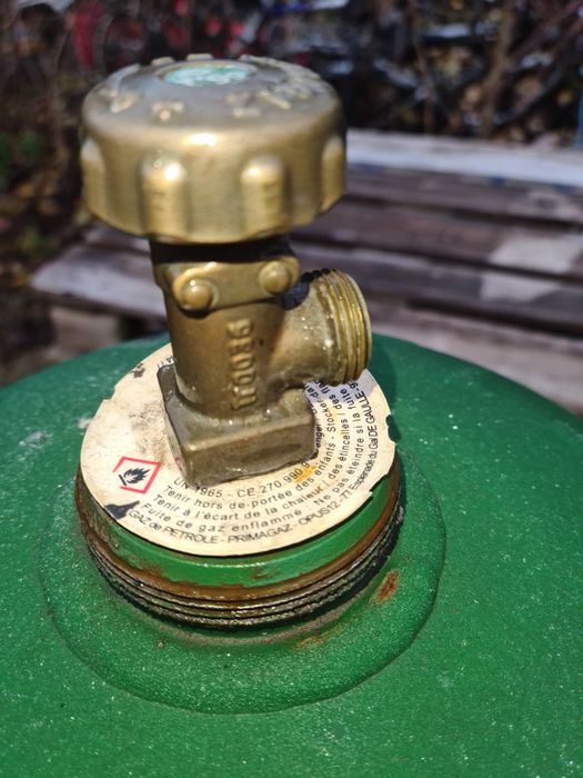 Două butelii mari 84 litri gpl pentru centrală