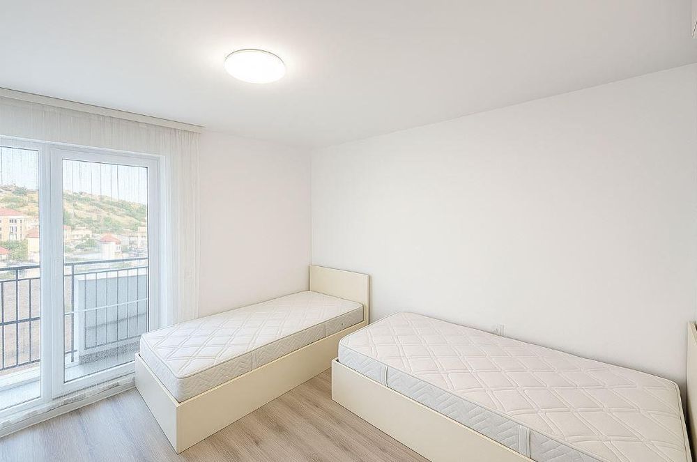 Двустаен апартамент в района на Възраждане 4!